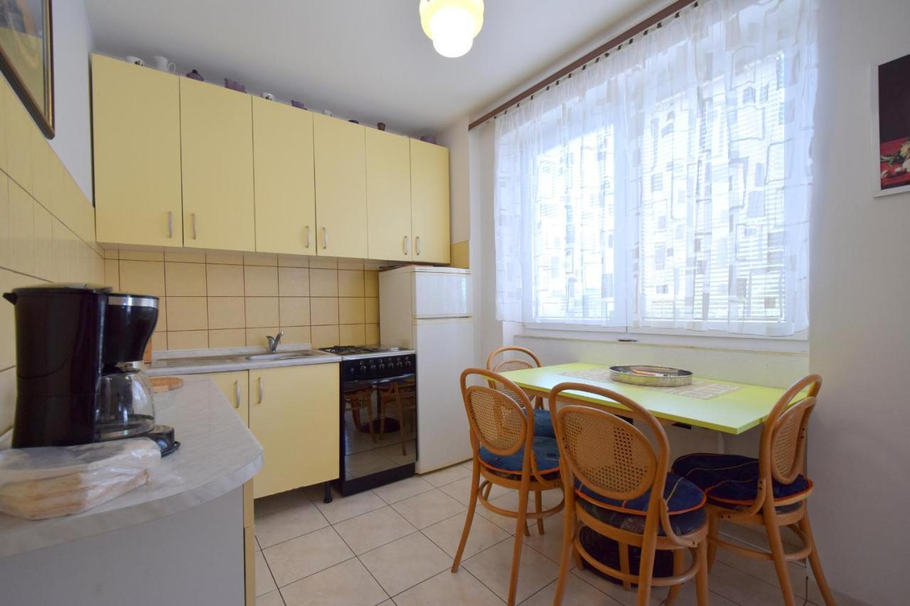 Apartment Angela Malinska Kültér fotó