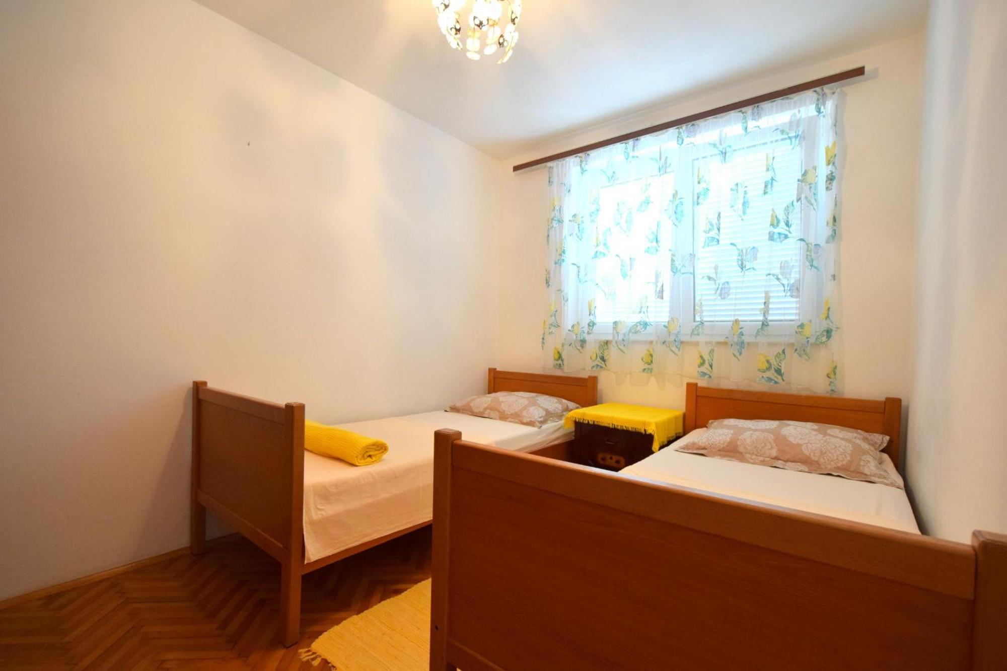 Apartment Angela Malinska Kültér fotó