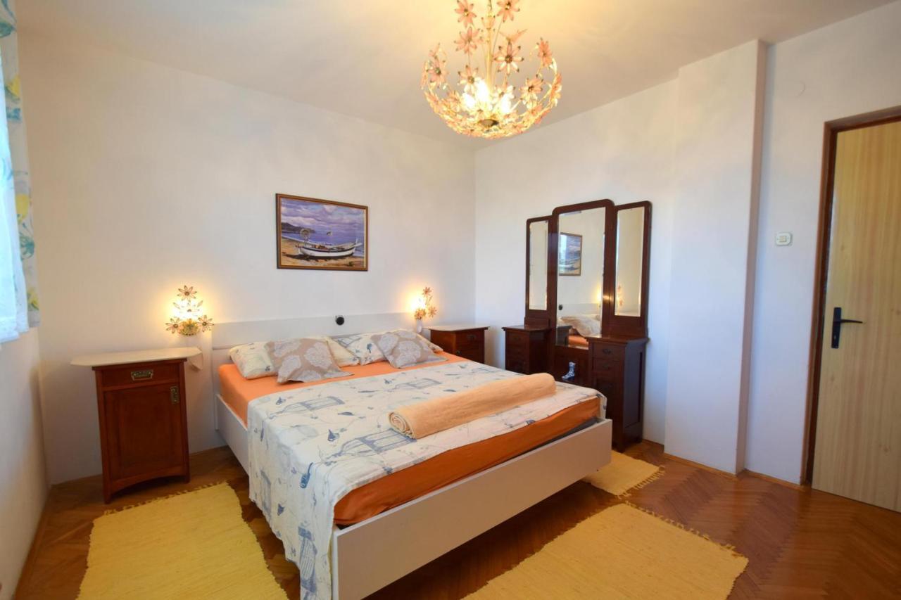 Apartment Angela Malinska Kültér fotó