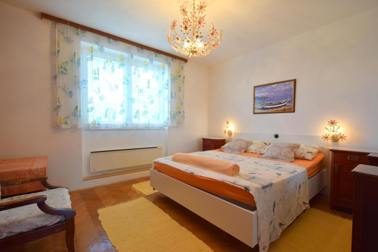 Apartment Angela Malinska Kültér fotó