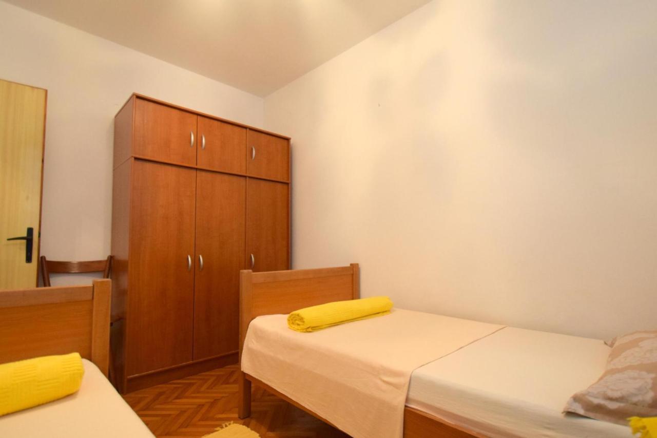 Apartment Angela Malinska Kültér fotó